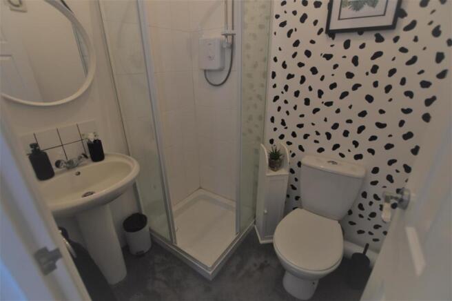 Ensuite.JPG