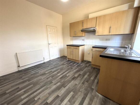 3 bed Terraced for sale Image 11