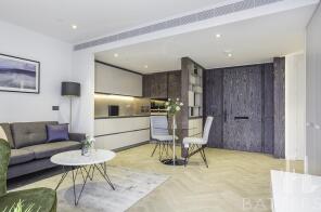 305, 2 Halliday House, Circus Road West, London SW11 8EY