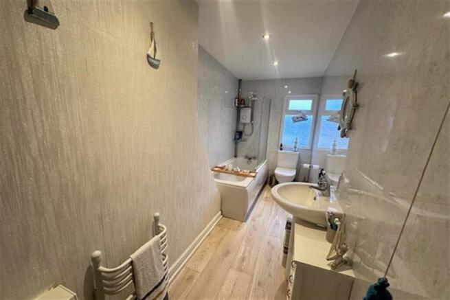 2 bed Flat for sale Image 10