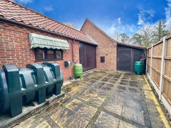patio and lean-to store.jpg