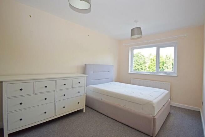 11 The Precinct, bed 1a.jpg
