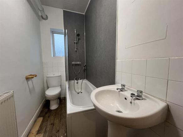 2 bed Terraced to rent Image 7