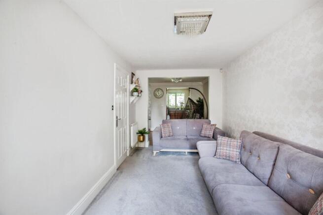 4 bed Town House for sale Image 5