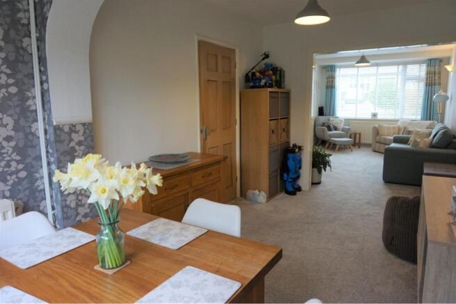 Lounge/Dining Room