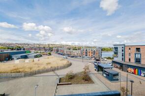 63, Clos Y Rheilffordd, Barry CF62 5BX