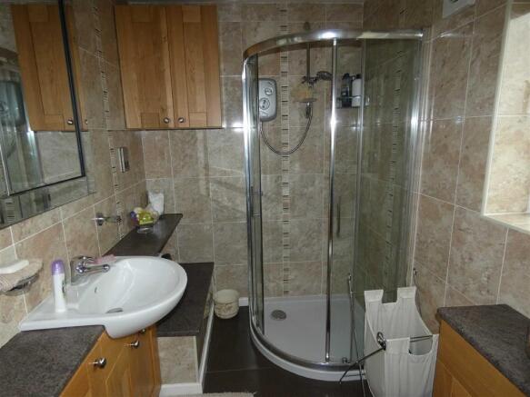 ENSUITE SHOWER ROOM