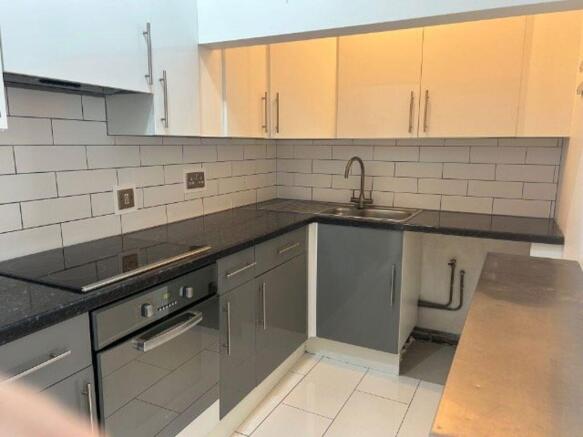 2 bed House to rent Image 4