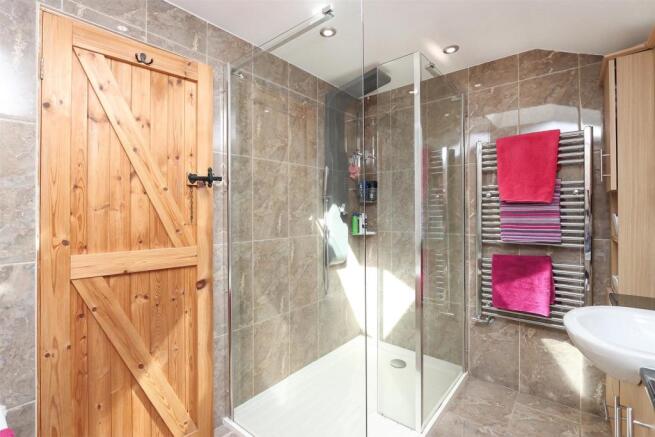Bathroom2.jpg
