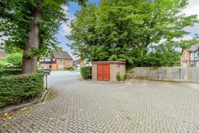 Driveway/Parking