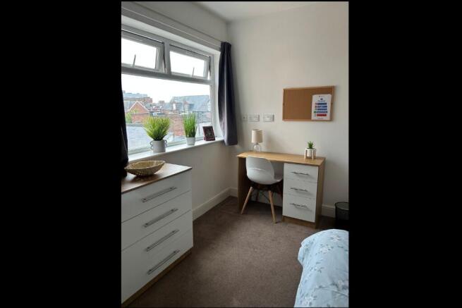 6 bed House of Multiple Occupation for sale Image 12
