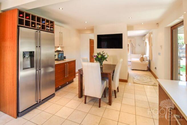 Kitchen/dining