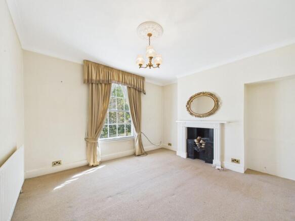 4 bed Semi-Detached for sale Image 9