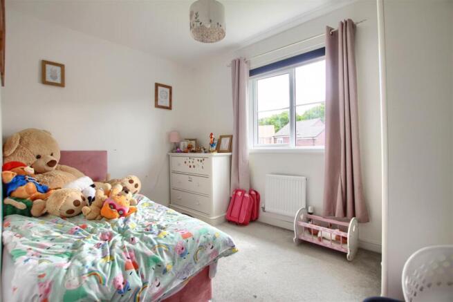 4 bed Detached for sale Image 9
