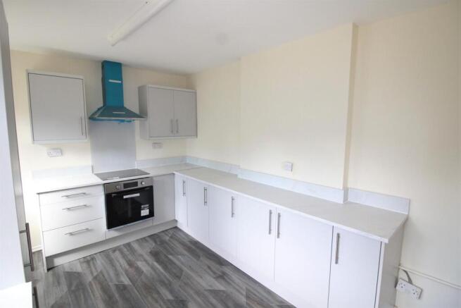 41 Windlestone Rd-Kit2.JPG