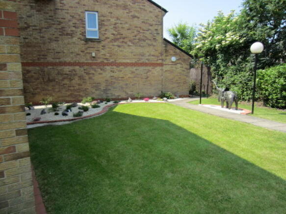 1 bed Retirement Property to rent Image 5