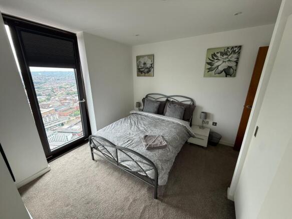 1 bed Flat to rent Image 4