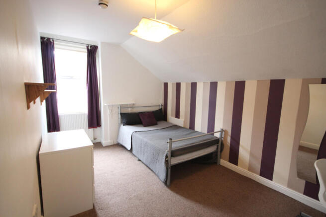 6 bed Terraced to rent Image 10