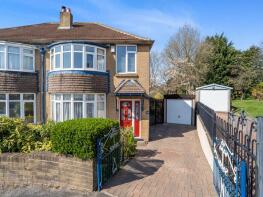 19, Carr Manor Place, Moortown, Leeds LS17 5DL