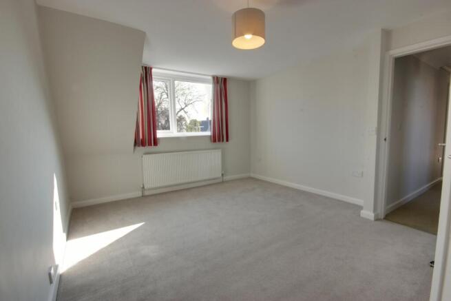 4 bed Detached for sale Image 11