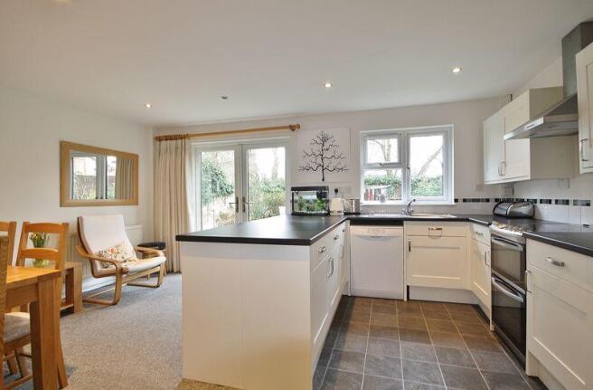 Kitchen/Dining...