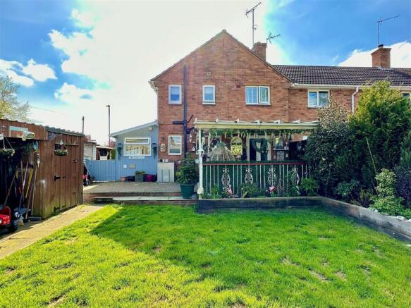 garden to house