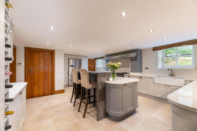 5 bed Barn Conversion for sale Image 8