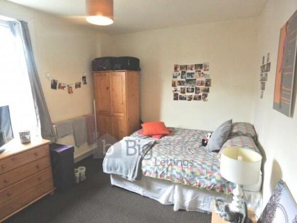 4 bed Terraced to rent Image 8
