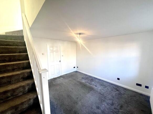 2 bed Terraced to rent Image 4