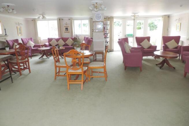 COMMUNAL LOUNGE