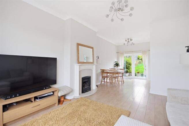 Windsor Drive, Wingerworth, Chesterfield photo 4