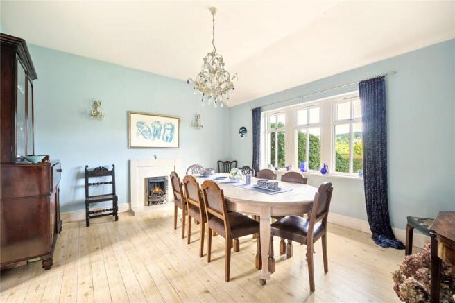 5 bed Semi-Detached for sale Image 4
