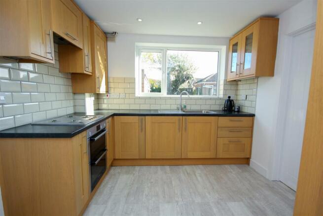 Kitchen 2.jpg