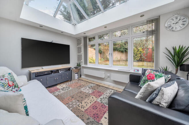 1386928-1-693166c...