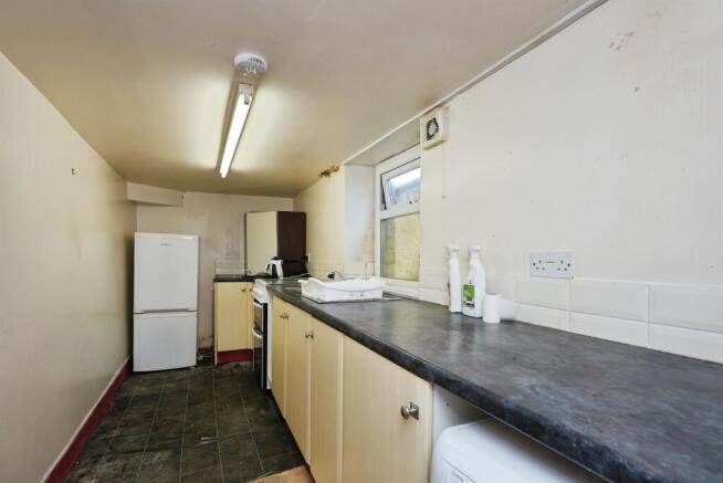 3 bed Terraced for sale Image 10
