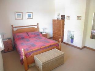 BEDROOM 1: