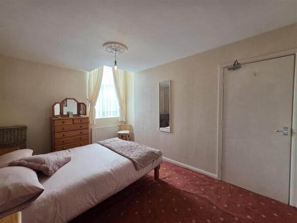 2 bed Apartment for sale Image 10