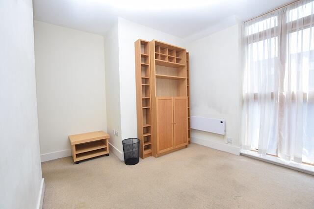 1 bed Apartment to rent Image 6