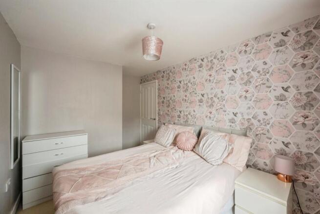 3 bed Semi-Detached for sale Image 12