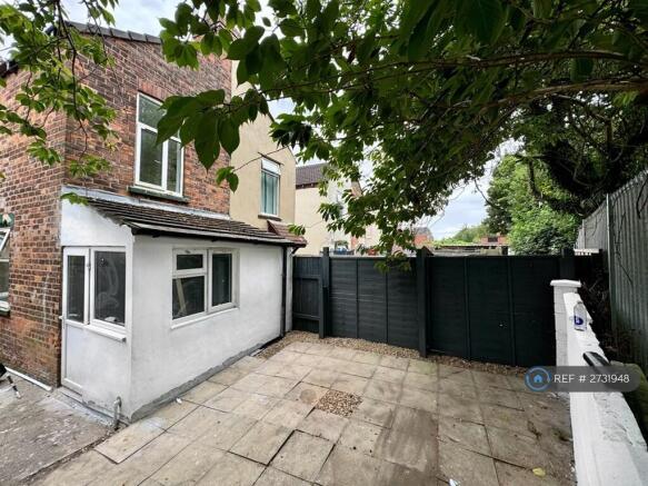 1 bed House Share to rent Image 7