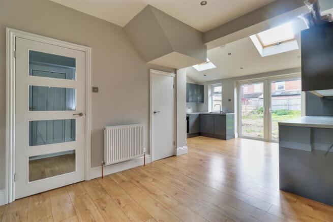 BESPOKE DINING KITCHEN