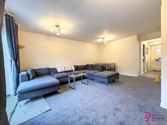 4 bed Semi-Detached for sale Image 5