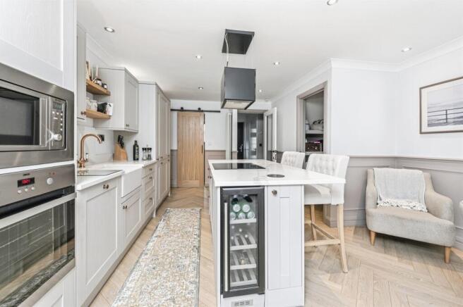 3 bed Town House for sale Image 8