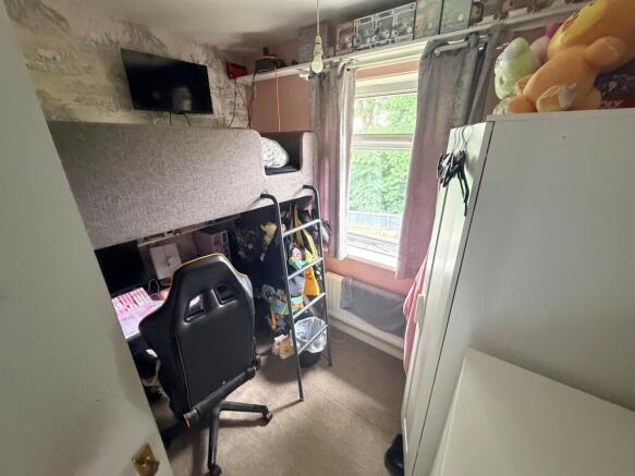 3 bed Semi-Detached for sale Image 6