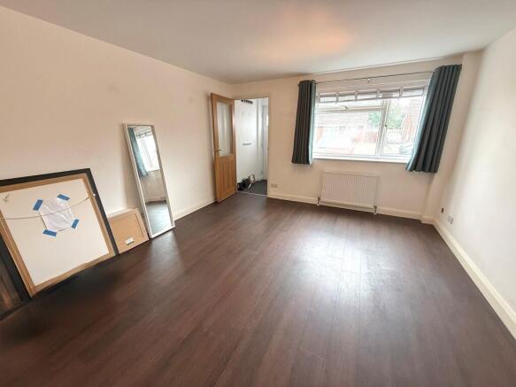 12 Manitoba Way L...