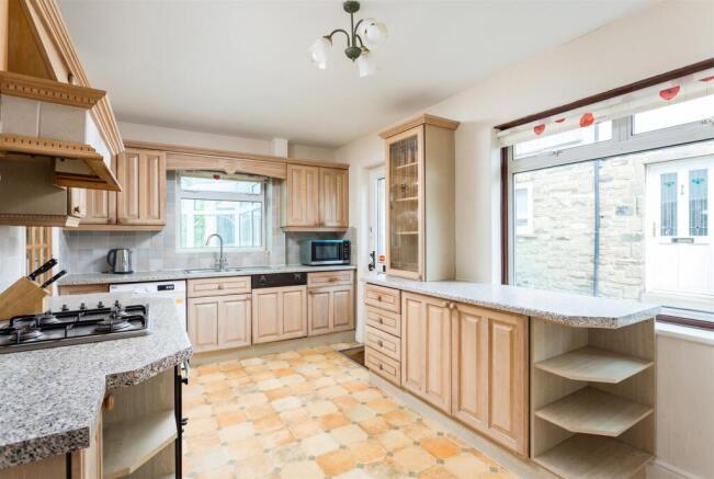 Semi-Detached for sale Image 5