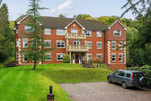 5, 96 Chiltern Place, Harestone Valley Road, Caterham CR3 6HZ