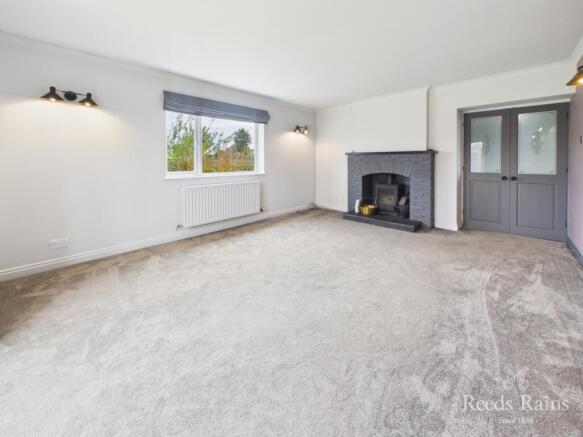 4 bed Bungalow for sale Image 6