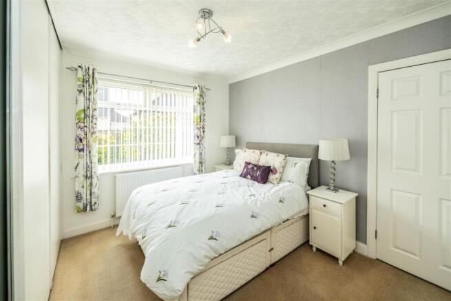 2 bed Semi-Detached Bungalow for sale Image 11