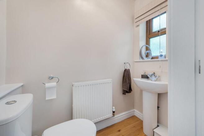 7 bed Detached for sale Image 10